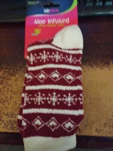 Airplus Aloe+Vitamin E Infused Ultra Comfort Socks, Women's 5-11 Holiday style - Picture 1 of 2