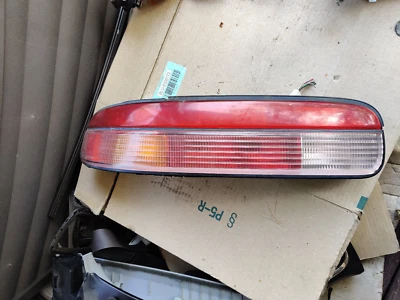 Luz trasera del conductor Lexus SC400 1995-1996 Foto 1 de 2