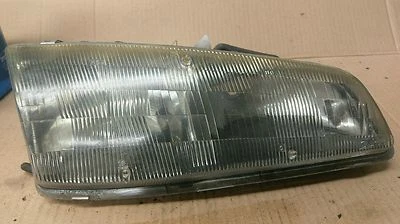 1995 Pontiac Grand AM Right Headlight  Foto 1 de 2