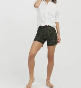 SPANX Women's Sunshine Short 6" MEDIUM Green Camo UPF 50+ Beach Summer Travel - Picture 1 of 12
