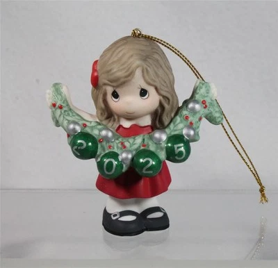 Precious Moments - DECK THE HALLS - 2025 Annual Dated Girl ORNAMENT - NIB 251002 - Image 1 of 4
