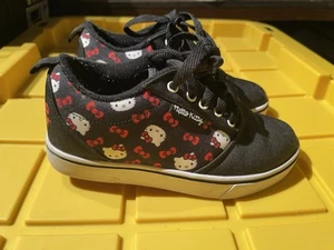 Hello Kitty Heelys Pro 20 Shoes Sz Youth 2- HES10595-BKWHRD - Picture 1 of 9