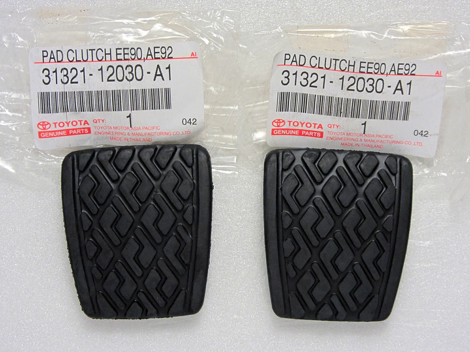TOYOTA COROLLA KE70 TE71 AE80 AE86 EE90 AE92 MR2 GENUINE CLUTCH BRAKE PEDAL PADS - image 1 of 1