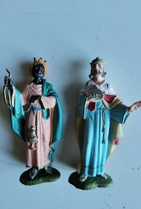 2 STATUINE PRESEPE FONTANINI RE BIANCO + RE NERO DEPOSE ITALY 4 cm 10 ANNI '80 - Foto 1 di 3