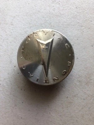 USED Pontiac Wheels 9593169 9594156 9595157 Machined Center Cap - Image 1 of 2