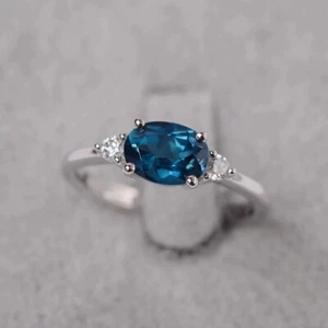 Anillo de tres piedras de topacio azul Londres piedras preciosas naturales anillo de plata de ley para mujer - Imagen 1 de 4