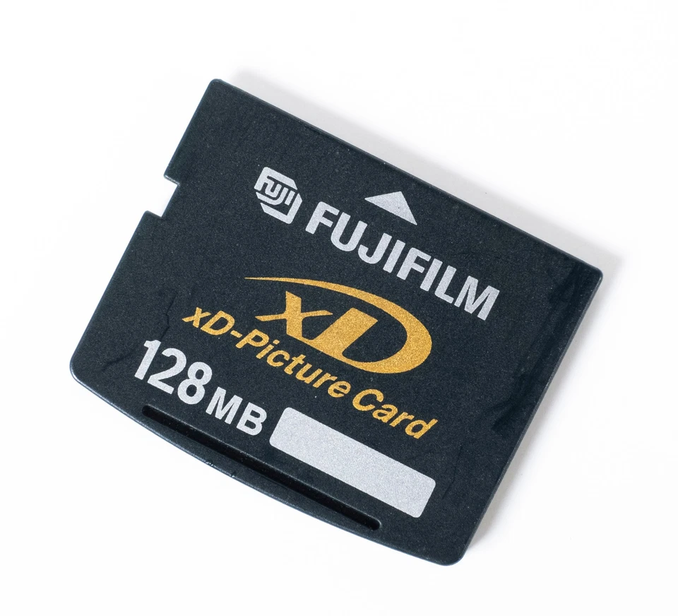 Fujifilm XD Picture Memory Card 128MB - Suitable for Olympus or Fujifilm Cameras - Image 1 of 1