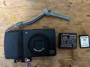 Ricoh GR Digital II Compact Camera 10MP 28mm F2.4 Lens  Japan 3177 shots #296 - Picture 1 of 7