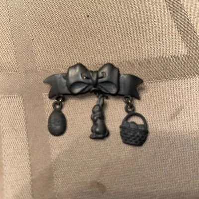 Vintage Bow and Charms Dangle Bunny Rabbit Egg Basket Brooch Pin - Image 1 of 2