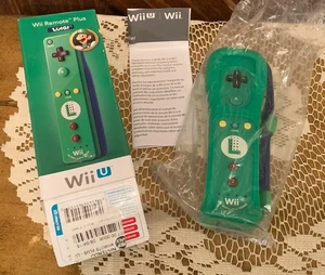 Luigi Nintendo Wii U Remote Motion Plus Controller Open Box mit Handbuch - Bild 1 von 3