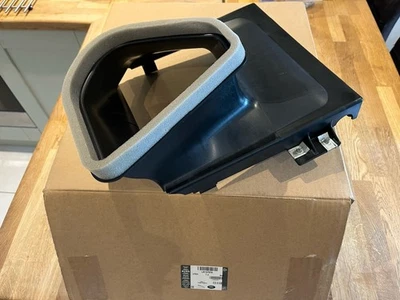 LR137976 Land Rover Aux Radiator Cowling Range Rover - Image 1 of 3