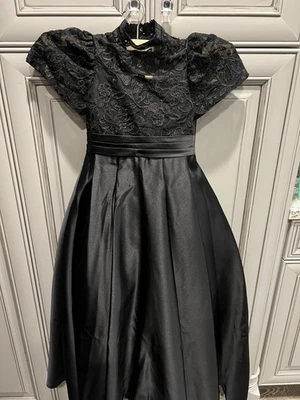 JJ’s House Vestido Negro Niñas Encaje Top Mangas Gorra Con Lazo Grande Talla 5-6 Años NUEVO Foto 1 de 4