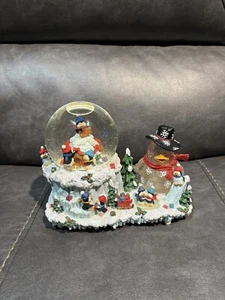 San Francisco Music Box Co Santa Claus Is Coming To Town Penguin Snow Globe - Picture 1 of 9
