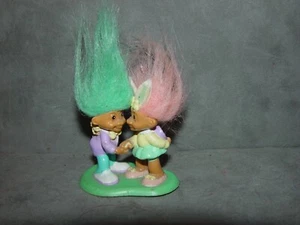 Muñeca Troll 1" Russ Cake Topper Easter Suprise - Imagen 1 de 2