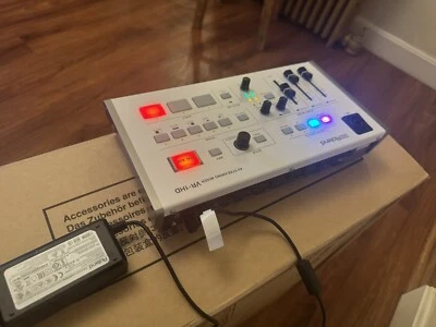 Roland VR-1HD AV Streaming Studio Mixer / Video Switcher - Image 1 of 4