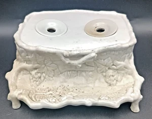 DOBLE TINTERO ALEMÁN PORCELANA/CERÁMICA BLANCO, DISEÑO VID UVA EN RELIEVE c1850 - Imagen 1 de 12