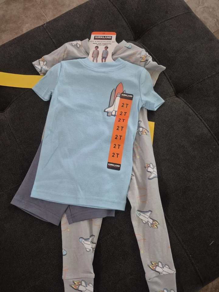 Juego de pijama Kirkland niños 4 piezas niños cohetes talla 2t Foto 1 de 4