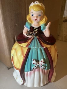 JC NAPCO Cenerentola 1957 con in mano una pantofola VASO BISCOTTI K2292 alto 9,5” - Foto 1 di 11