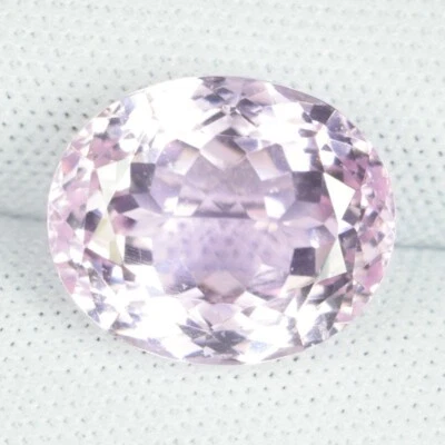 9.36 ct HOT LUSTROUS  LIGHT PINK  NATURAL KUNZITE  Oval Cut   See Vdo CLB - Image 1 of 3