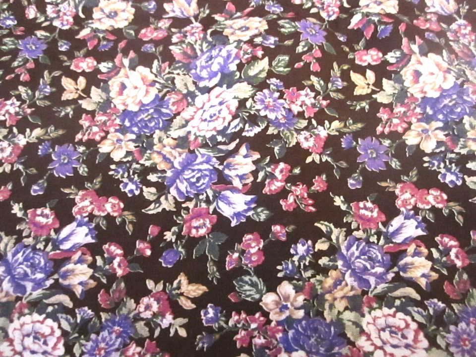 De Colección Morado Rosa Floral en Marrón Marcus Brothers Tela Algodón POR x 44 Foto 1 de 4