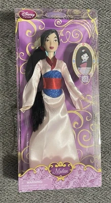 NUEVA Muñeca Clásica Princesa Mulan 12” Disney Store NUEVA EN CAJA SELLADA ENVÍO GRATUITO RETIRADA Foto 1 de 4