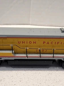 Athearn HO GE U28C Locomotive Union Pacific #2802 DUMMY (NON POWERED ) - Picture 1 of 11