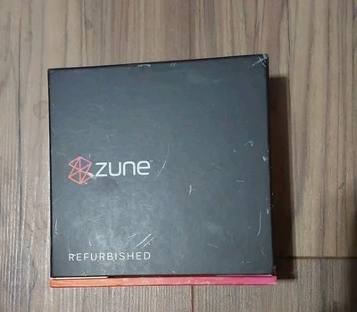 Reproductor multimedia digital Zune 30 negro (30 GB) reacondicionado por Microsoft Foto 1 de 4