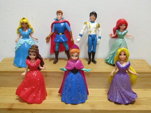 LOT of 7 Disney Princess Magiclip Magic Clip Dolls Polly Pocket Dolls Dresses Cover
