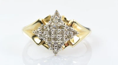 Vintage Diamond Cluster Ring in 10k Yellow Gold .21 Carats Size 7 - Image 1 of 4