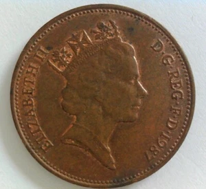 1987 United Kingdom (GB) Two (2) Pence Coin - QUEEN ELIZABETH II - Picture 1 of 4