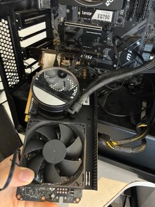 EVGA NVIDIA GeForce GTX 1070 8GB GDDR5 Gaming GPU with NZXT Water Cooling - Picture 1 of 7