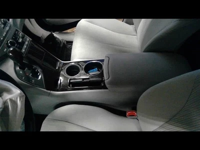 Paño de piso delantero para consola para 09 VENZA 10250975 Foto 1 de 4