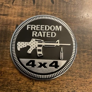 1 insignia de guardabarros con clasificación Freedom 4X4 para emblema Jeep Wrangler YJ JL JK TJ CJ JT EE. UU. - Imagen 1 de 3