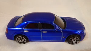 HTF Maisto 2005 Chrysler 300C Hemi 1:43 Scale DieCast Car Playerz Blue Chrome - Picture 1 of 5