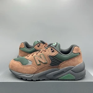 New Balance 580 Entrenadores Verde Marrón Gamuza Tenis Informales Zapatos UK 4.5 EU 37.5 - Imagen 1 de 13