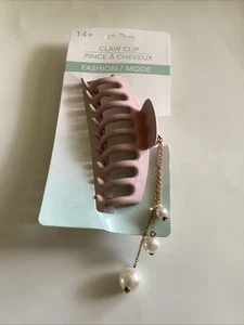 Pinza para el cabello de moda para mujer grande 4” color beige mate con cadena y perlas. - Imagen 1 de 2