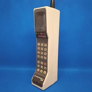 Handgefertigte DynaTAC 8000x Handy Requisite - Die Vorderseite ist ein Aufkleber - Bild 1 von 7