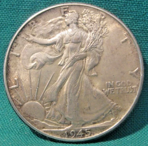 1945-P Walking Liberty Silver 50c-Sharp Details-Strong Skirt Lines-Hi Grade-#202 - Picture 1 of 3