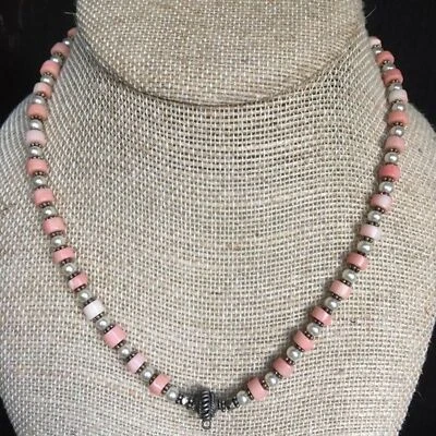 Collar con cuentas de perlas de coral de plata de ley 925 Foto 1 de 3