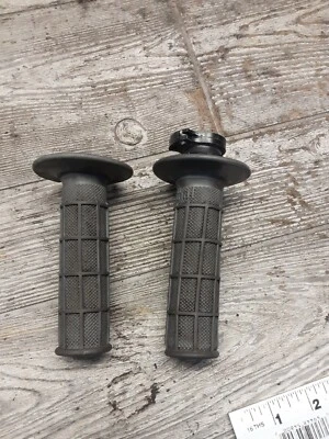 2007 07 07-09 川崎消除器 125 BN125 Renthal 中型握把油门管 — 第 1/4 张图片