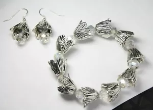 Crystal Flower Pewter Silver Bud Faceted Clear Crystal Elastic Bracelet Size 6.5 - Picture 1 of 4