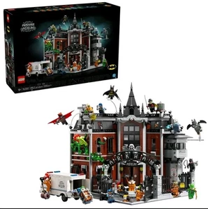 IN HAND | NEW LEGO 76300 DC BATMAN Arkham Asylum Sealed - Picture 1 of 6