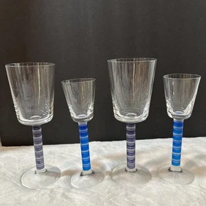 Raro Vintage Mikasa Obertura Azul Escarcha Vino (2) Y Copas Cordiales (2) - Imagen 1 de 7