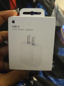 Apple USB-C White Power Adapter 20W Fast Charging Compatible W/ Apple Products - Photo 1 sur 3
