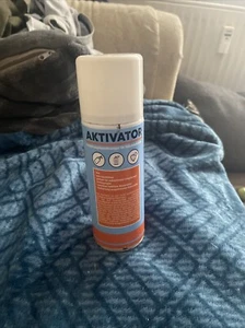 Aktivator Spray Aushärtungsbeschleuniger für Sekundenkleber 200ml (34,9€ pro 1L) - Bild 1 von 2