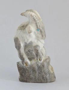 Ram corna intagliata Zuni nativi vintage Mt. Goat Fetish firmato da Derrick Kamasee - Foto 1 di 8