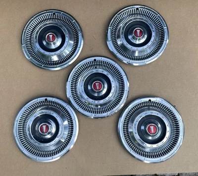Lote de (5) Tapacubos vintage 1966 PLYMOUTH BELVEDERE, FURY, VALIANT 14" CUBIERTA DE RUEDA Foto 1 de 4