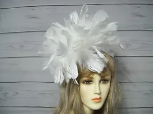 White Feather Fascinator, Kentucky Derby Hat, Wedding Easter Headpiece Tea Party - Foto 1 di 4