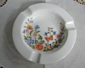 Cenicero vintage AYNSLEY Fine Bone China Inglaterra JARDÍN DE CABAÑA blanco con flores - Imagen 1 de 4