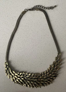 Ladies Brass Gold Fashion Costume Statement Feather Leaf Necklace - Picture 1 of 6